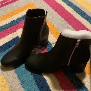 NWT Women’s 7.5 Massini Black Audrey Boots